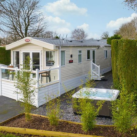 Noble Court Holiday Park Narberth Exteriör bild